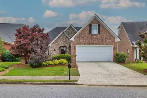 820 Windsor Place Cir, Grayson, GA 30017