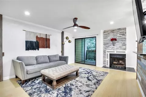 905 Garden Ct, Atlanta, GA 30328