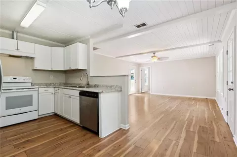 2856 Pinecrest Dr, Gainesville, GA 30504 photo 9