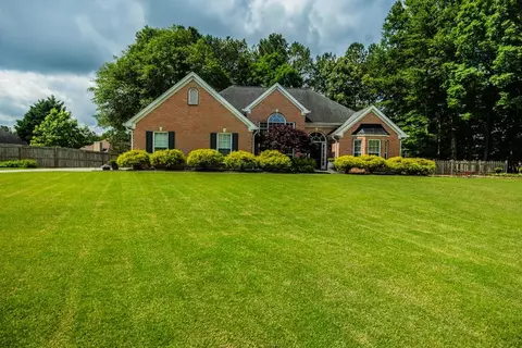 1521 Hillsong Ct, Dacula, GA 30019