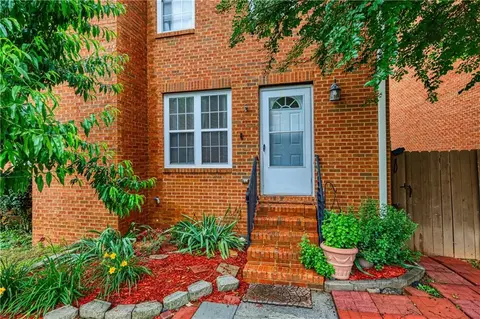 86 Davis Mill Ct, Lawrenceville, GA 30044