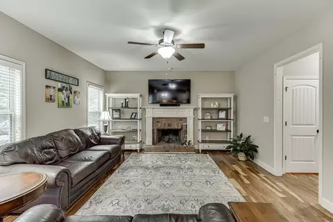 5582 Leaf Ridge Ln, Buford, GA 30518 photo 9