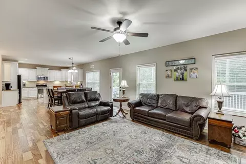 5582 Leaf Ridge Ln, Buford, GA 30518 photo 11