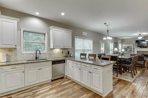 5582 Leaf Ridge Ln, Buford, GA 30518 photo 17