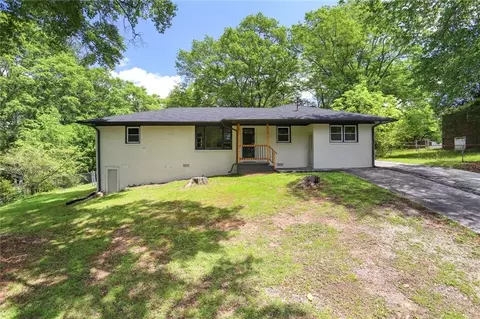 6057 Dodgen Rd SW, Mableton, GA 30126
