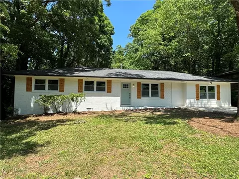1176 Woodleigh Rd SW, Marietta, GA 30008