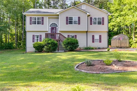 10 Corn Crib Ct, Newnan, GA 30263