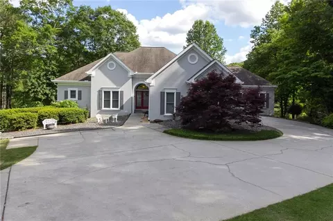 2314 Fisher Dr, Loganville, GA 30052