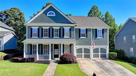 5951 Peacock Ln, Hoschton, GA 30548