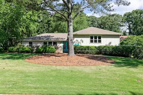 11360 Crossway Ln, Roswell, GA 30075
