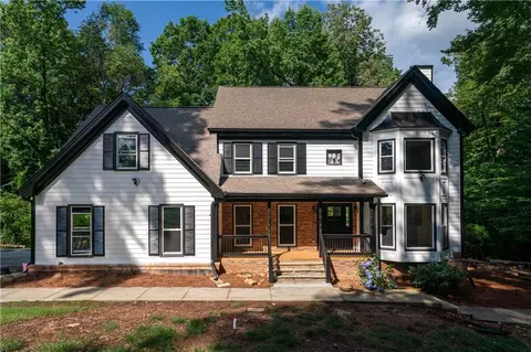 17 Lost Grove Ct NW, Lilburn, GA 30047