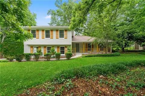 1712 Driftwood Pl, Snellville, GA 30078