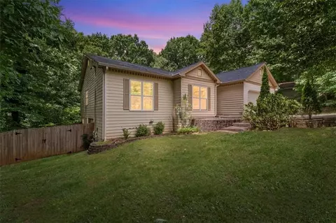 6020 Branden Hill Ln, Buford, GA 30518