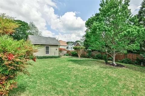 252 Blue Creek Ln, Loganville, GA 30052