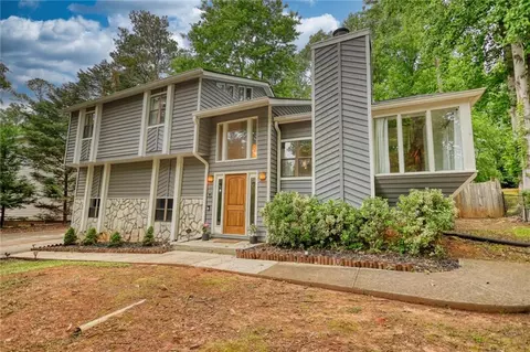 6841 Woodcreek Ln, Douglasville, GA 30135