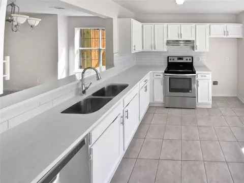 3947 Oak Glenn Dr, Duluth, GA 30096 photo 2