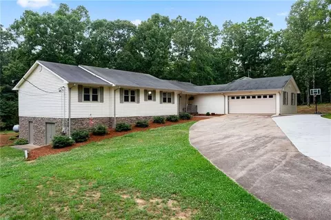15 Running Deer Trl NW, Cartersville, GA 30121