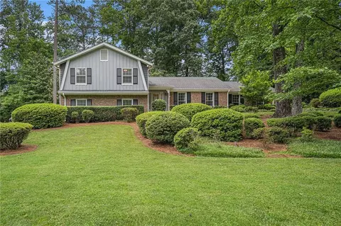 7310 Hunters Branch Dr, Sandy Springs, GA 30328