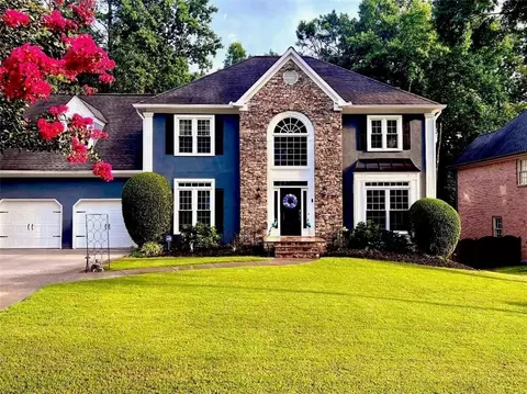 5567 Fallsbrook Trce NW, Acworth, GA 30101