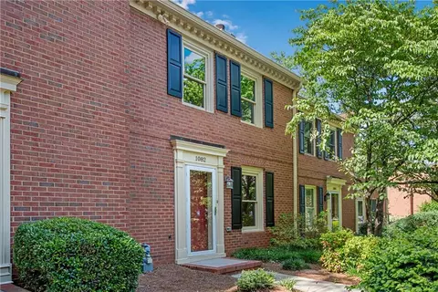 1082 Old Roswell Rd, Roswell, GA 30076