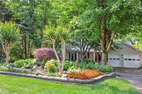 840 Riverstone Ln, Woodstock, GA 30188