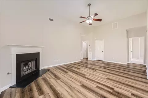 365 Fairpointe Pl, Suwanee, GA 30024 photo 6