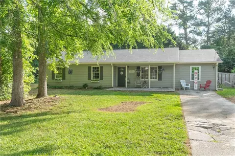 1113 Granite Ln, Loganville, GA 30052