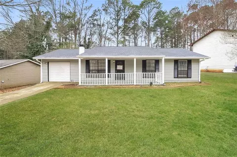 8915 Raven Dr, Jonesboro, GA 30238