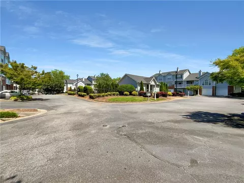 211 Vinings Forest Cir SE, Smyrna, GA 30080