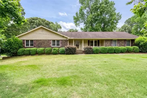 45 Country Roads Dr, Stockbridge, GA 30281
