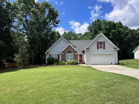 216 River Landing Dr, Monroe, GA 30656