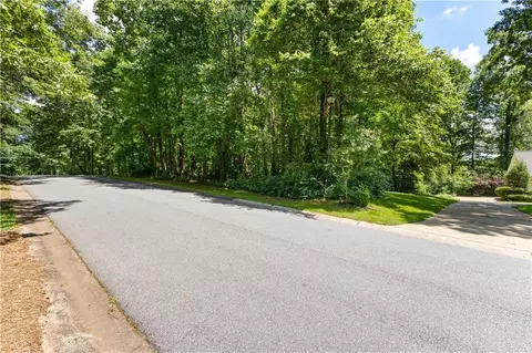 35 Longwood Ln, Newnan, GA 30263