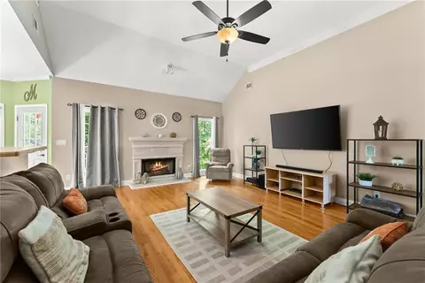 945 Lilac Arbor Rd, Dacula, GA 30019 photo 4