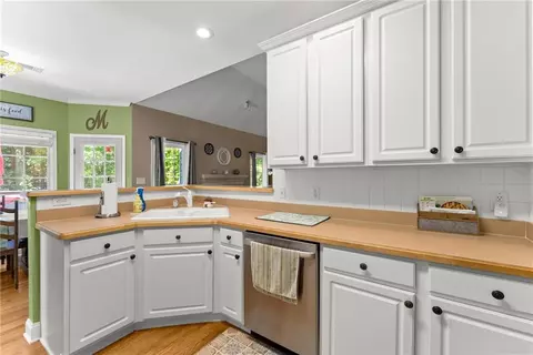 945 Lilac Arbor Rd, Dacula, GA 30019 photo 13