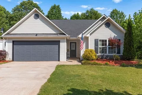 407 Oliver Ridge Dr, Commerce, GA 30529