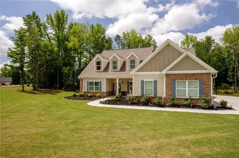 8631 Decoy Ln, Lula, GA 30554