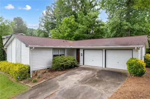 1709 Merry Oak Rd SW, Marietta, GA 30008
