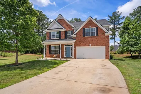 1196 Creek Crossing Dr, Mcdonough, GA 30252