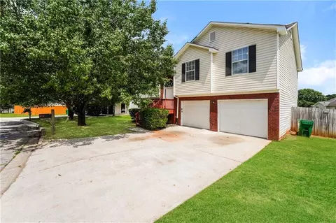 2184 Silver Thorn Ct, Lithonia, GA 30058