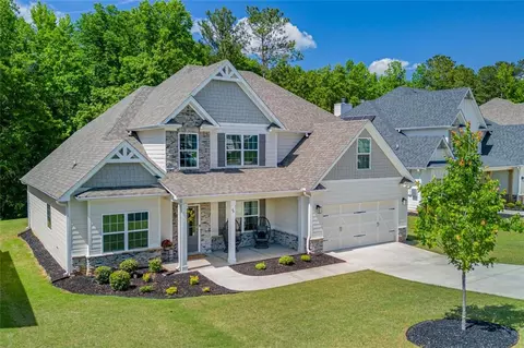 29 Mediterranean Ave, Sharpsburg, GA 30277