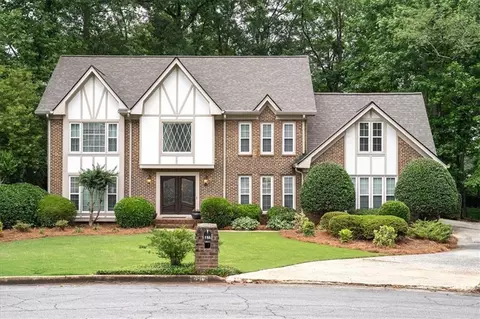 290 Pullman Trl, Roswell, GA 30075