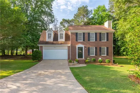 2101 Hutton Dr, Grayson, GA 30017