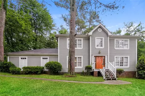 2848 Creekwood Dr, Snellville, GA 30078