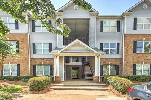 6202 Fairington Ridge Cir, Lithonia, GA 30038