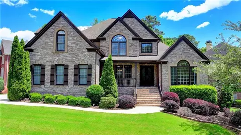 4900 Prestbury Dr, Suwanee, GA 30024