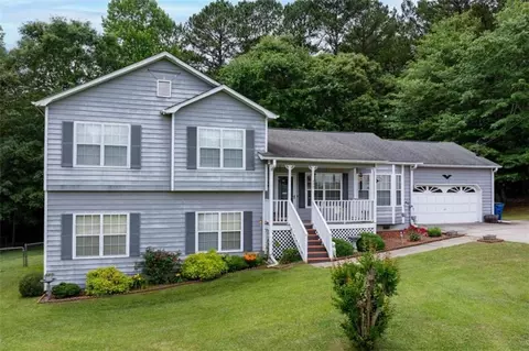 299 Clover Dr, Auburn, GA 30011