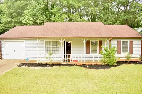 894 Lake Watch Dr, Stone Mountain, GA 30088