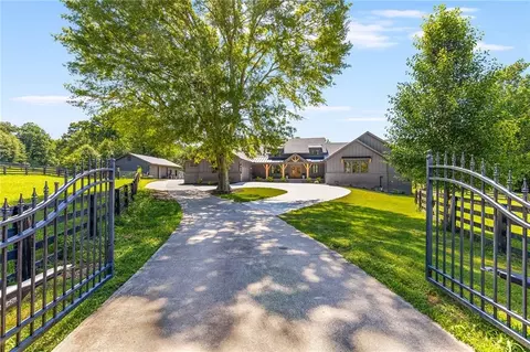 560 Old Lathemtown Rd, Canton, GA 30115