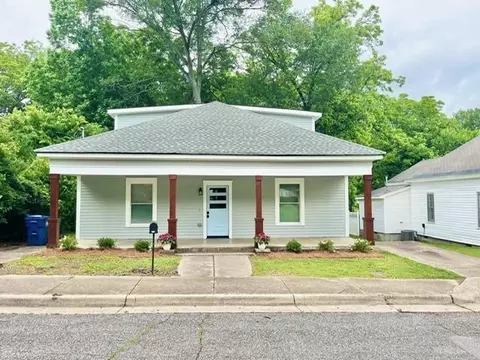 144 Walker St, Winder, GA 30680