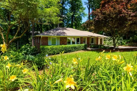410 Afton Dr, Roswell, GA 30075